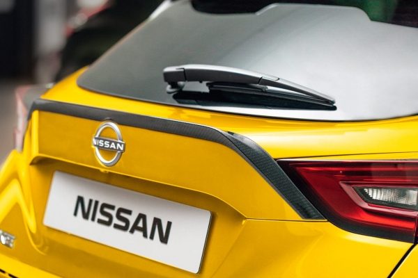 Nissan Juke F16 viskerblad bag