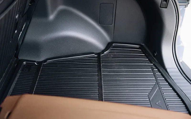 Subaru Solterra bagagerumsbakke